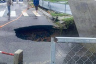 Xuất hiện hố "tử thần” trên đường sau mưa lớn ở Đà Nẵng