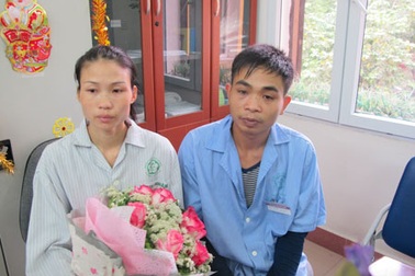 Rơi nước mắt dự đám cưới trong bệnh viện của cô dâu trước ngày mổ 