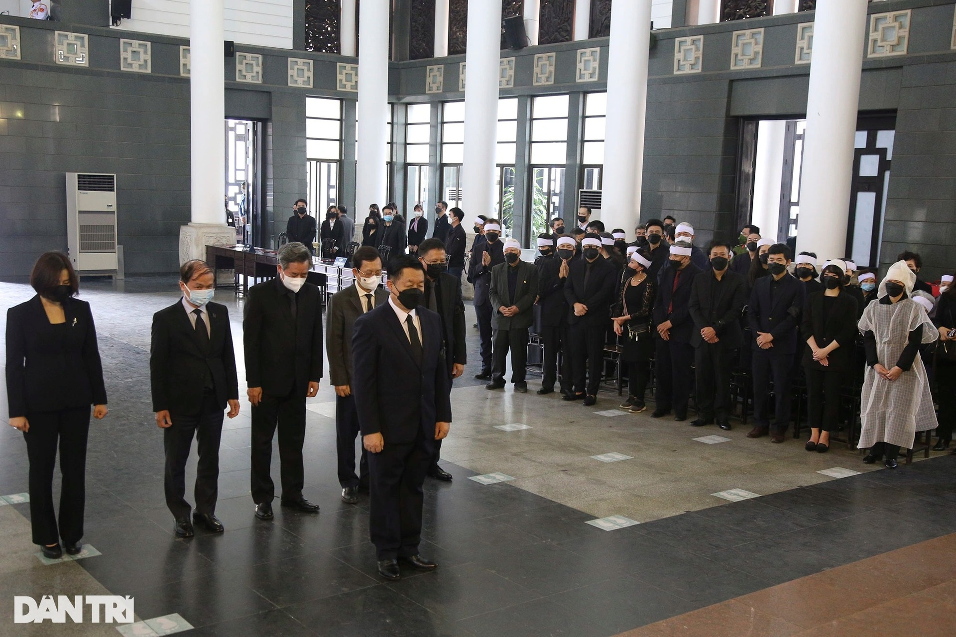 Chủ tịch nước Nguyễn Xuân Phúc viếng tang Giáo sư, Viện sĩ Nguyễn Văn Hiệu - 6 Chủ tịch nước Nguyễn Xuân Phúc viếng tang Giáo sư, Viện sĩ Nguyễn Văn Hiệu - 6