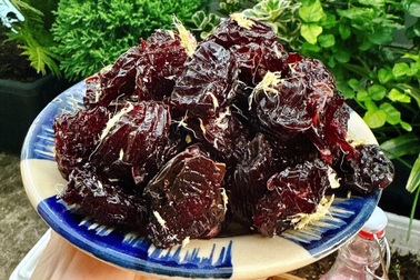 Mận ngon chỉ 8.000 đồng, mẹ đảm mách cách làm ô mai mận, siro mận đơn giản