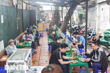 Đặc sản khách Tây "khóc thét", người Việt chen chân xếp hàng thưởng thức