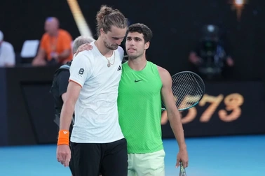 Alcaraz vắng mặt, Zverev tái xuất ở Davis Cup
