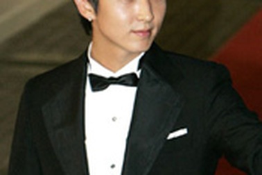 Lee Jun Ki lọt mắt xanh đạo diễn Trần Khải Ca