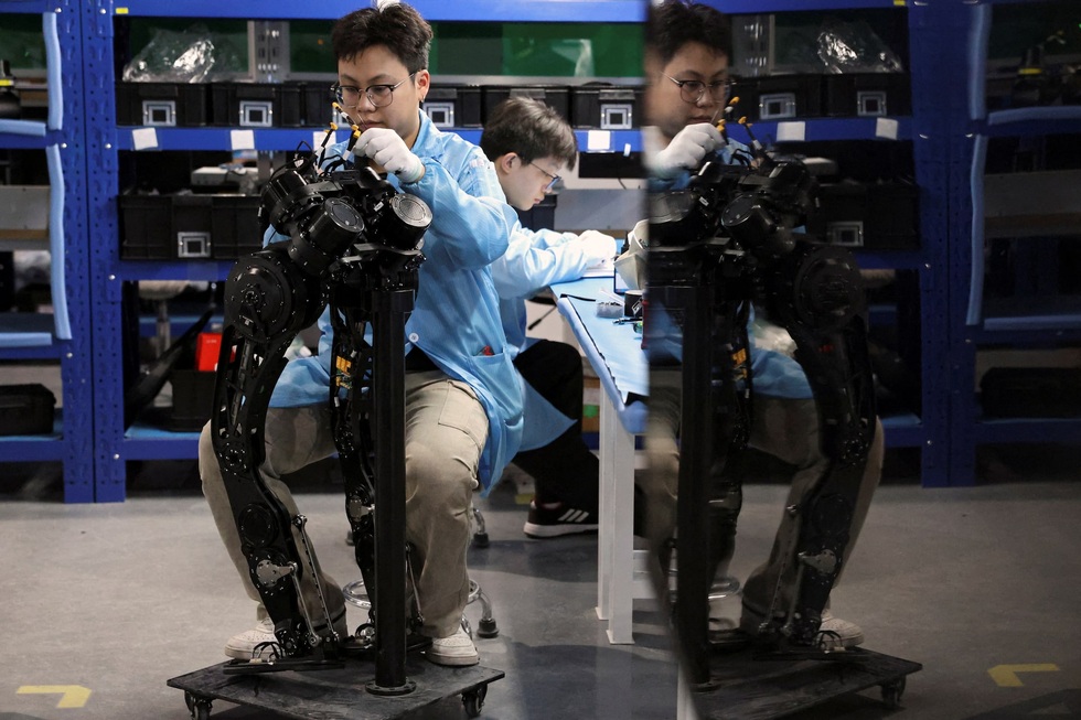 Trung Quốc hướng tới cuộc cách mạng sản xuất với robot hình người AI - 2