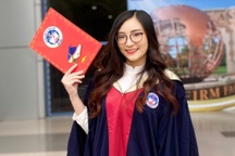 Nữ thủ khoa tốt nghiệp với điểm số tuyệt đối, được Big 4 mời làm việc