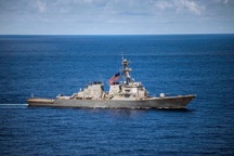 Tàu khu trục Mỹ tuần tra sát đá Vành Khăn ở Trường Sa