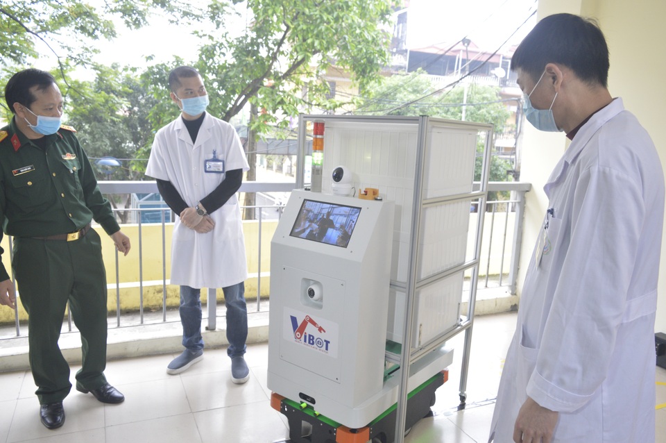 Việt Nam chế tạo thành công robot vận chuyển trong các khu vực cách ly - 8 Việt Nam chế tạo thành công robot vận chuyển trong các khu vực cách ly - 8