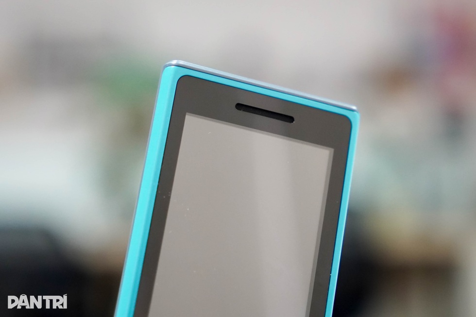 Mở hộp điện thoại phổ thông 4G đầu tiên của HMD tại Việt Nam - 4 Mở hộp điện thoại phổ thông 4G đầu tiên của HMD tại Việt Nam - 4