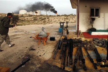 Chiến đấu cơ Pháp “phá hủy 5 máy bay Libya”