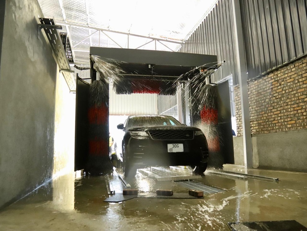 Rửa xe chuẩn châu Âu ngay trong lòng Hà Nội - 2 Rửa xe chuẩn châu Âu ngay trong lòng Hà Nội - 2