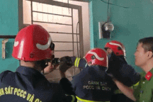 Xưởng inox gần cây xăng cháy dữ dội, 8 phòng trọ bị cháy lan