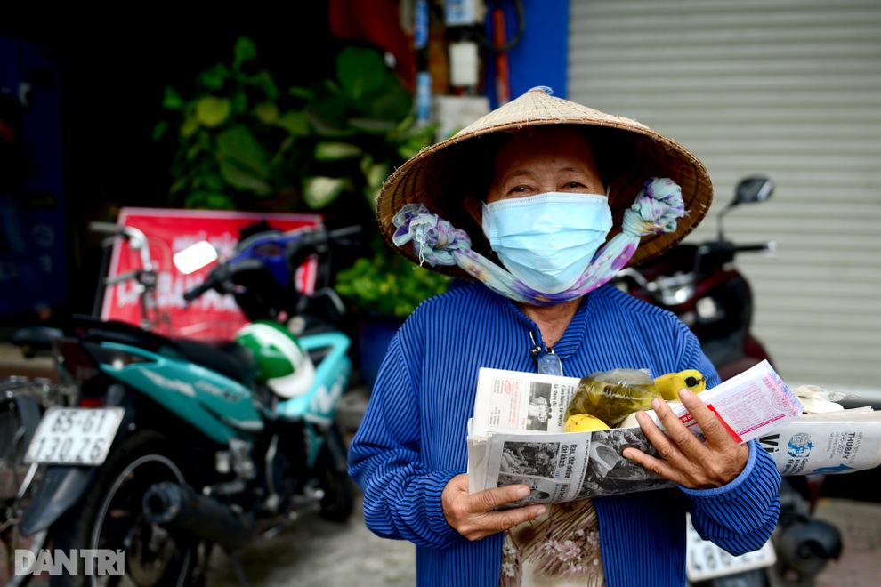Người dân TPHCM chung tay hỗ trợ lao động nghèo vượt qua mùa dịch - 9 Người dân TPHCM chung tay hỗ trợ lao động nghèo vượt qua mùa dịch - 9