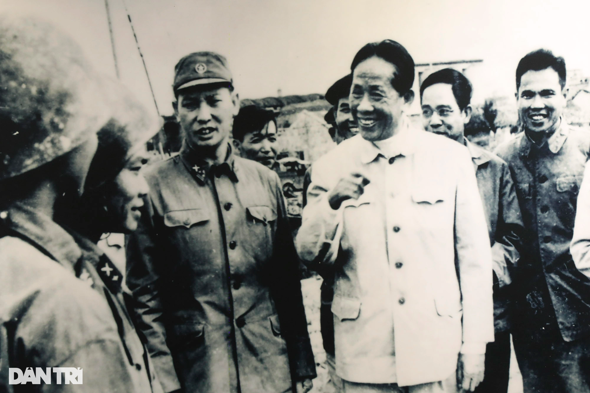 Trưng bày hiện vật của phi công Mỹ lái B-52 bị bắn rơi trên bầu trời Hà Nội - 14 Trưng bày hiện vật của phi công Mỹ lái B-52 bị bắn rơi trên bầu trời Hà Nội - 14