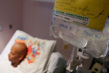 Cách nào vượt qua "cửa ải" hóa xạ trị