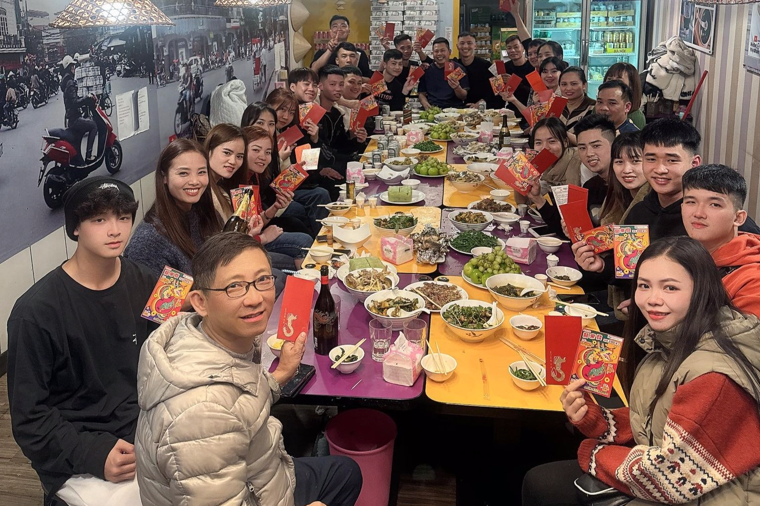 Người Việt xa xứ đón Tết ở tâm chấn động đất, làm mâm cơm đãi 30 đồng hương - 8 Người Việt xa xứ đón Tết ở tâm chấn động đất, làm mâm cơm đãi 30 đồng hương - 8