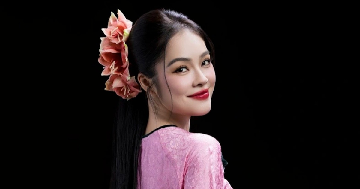 View - Dương Cẩm Lynh hóa tuyệt sắc giai nhân với phong cách cài hoa lên đầu | Báo Dân trí