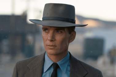 Ngôi sao "Oppenheimer": Từ cá tính khác biệt tới giải Quả Cầu Vàng đầu tiên