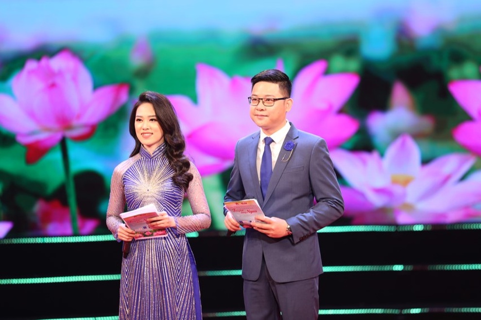 12 năm chặng đường tìm kiếm Những tấm gương bình dị mà cao quý - 3 12 năm chặng đường tìm kiếm Những tấm gương bình dị mà cao quý - 3