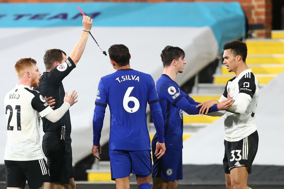 Chelsea vất vả thắng 10 người của Fulham - 2 Chelsea vất vả thắng 10 người của Fulham - 2