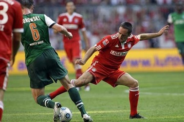 “Hùm xám” Bayern “nuốt chửng” Bremen?