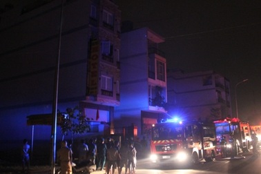 Cháy khách sạn, người thuê phòng bỏ chạy tán loạn