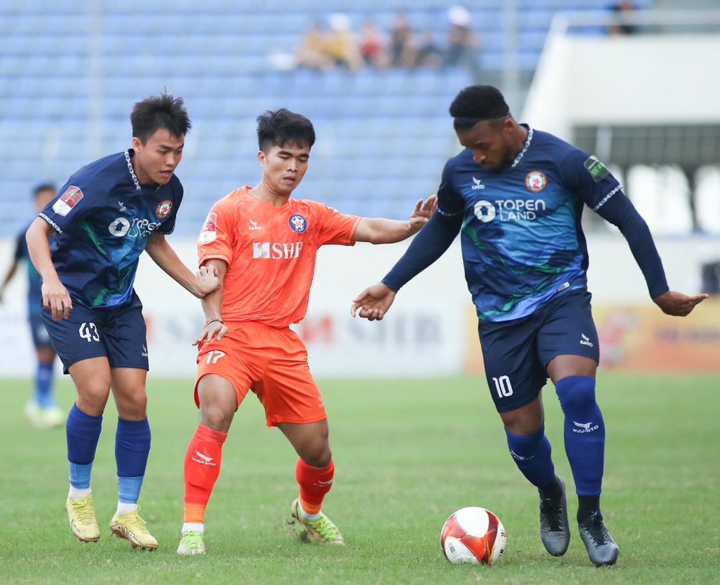 Ngược dòng đánh bại SHB Đà Nẵng, CLB Bình Định lên đầu bảng V-League - 1 Ngược dòng đánh bại SHB Đà Nẵng, CLB Bình Định lên đầu bảng V-League - 1