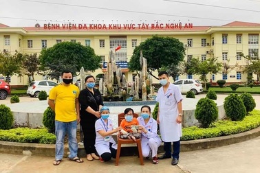 Chàng trai “xương thủy tinh” đập heo tiết kiệm ủng hộ chống dịch Covid-19