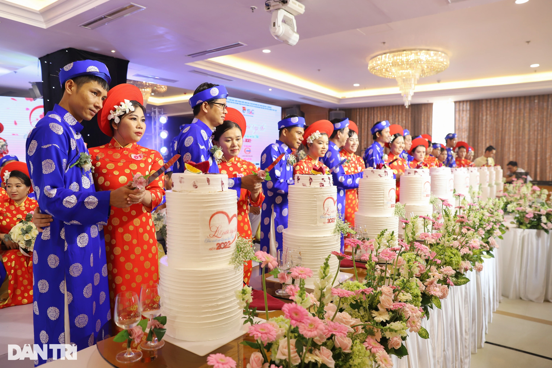 Những hình ảnh xúc động trong lễ cưới tập thể của 100 cặp đôi ở TPHCM - 8 Những hình ảnh xúc động trong lễ cưới tập thể của 100 cặp đôi ở TPHCM - 8
