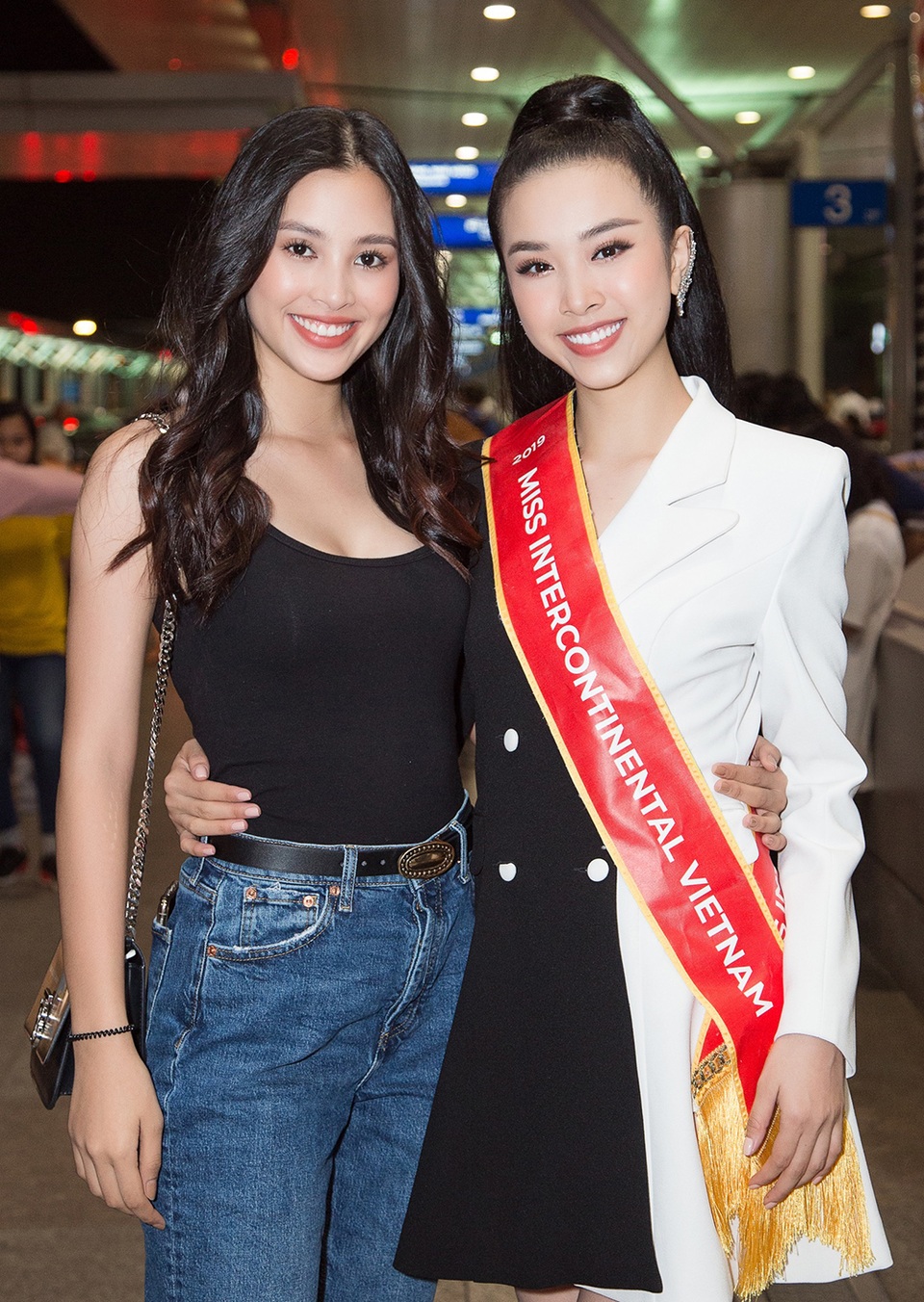 Tiểu Vy, Phương Nga tiễn Á hậu Thúy An lên đường sang Ai Cập thi Hoa hậu Liên lục địa - 4 Tiểu Vy, Phương Nga tiễn Á hậu Thúy An lên đường sang Ai Cập thi Hoa hậu Liên lục địa - 4