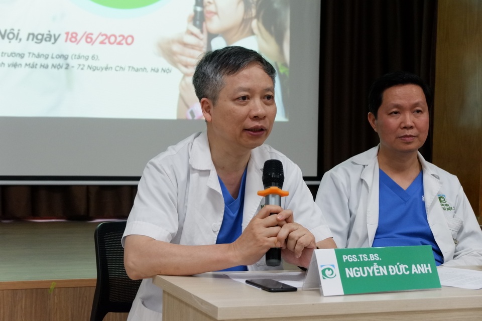 Chuyên gia cảnh báo nguy cơ giảm thì lực vì chủ quan với lác mắt, sụp mi - 2 Chuyên gia cảnh báo nguy cơ giảm thì lực vì chủ quan với lác mắt, sụp mi - 2