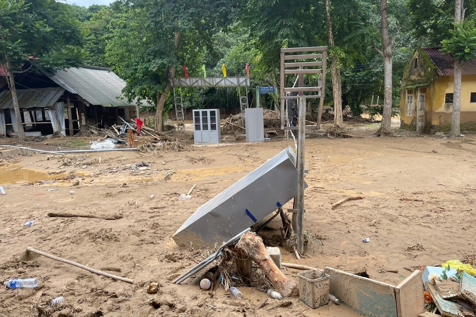 Khẩn thiết mong cộng đồng chung tay giúp bà con vùng lũ ở Nghệ An - 4 Khẩn thiết mong cộng đồng chung tay giúp bà con vùng lũ ở Nghệ An - 4
