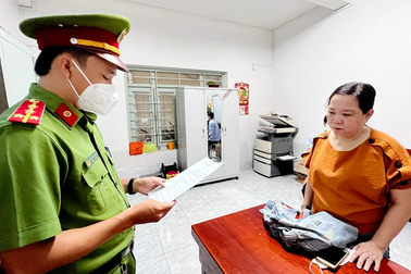 Hiệu trưởng và kế toán trường tiểu học hợp sức tư túi gần nửa tỷ đồng