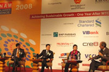 "Kinh tế Việt Nam cần một chiếc mũ bảo hiểm..."