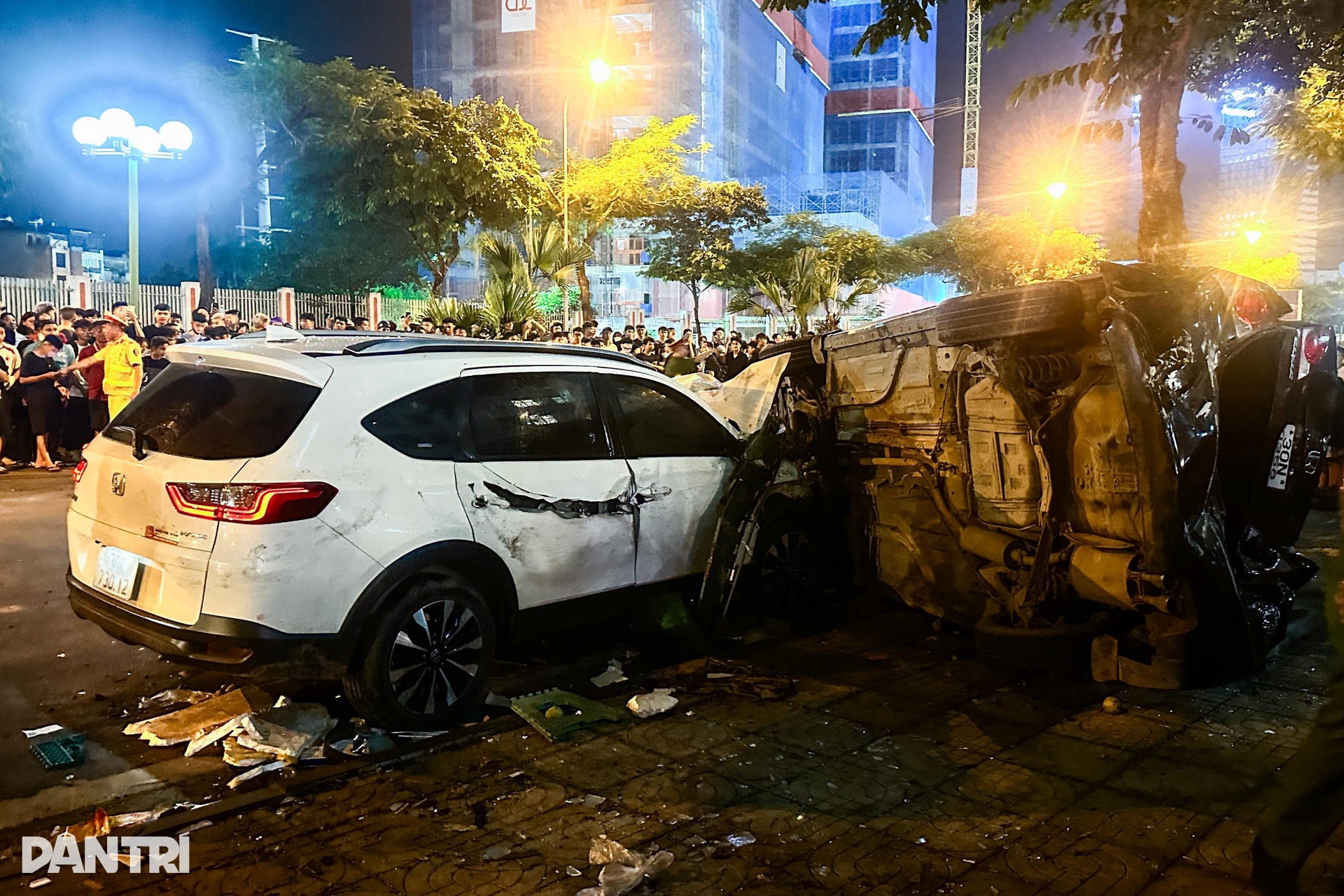 Hiện trường vụ tai nạn liên hoàn ở Dương Nội - 3 Hiện trường vụ tai nạn liên hoàn ở Dương Nội - 3