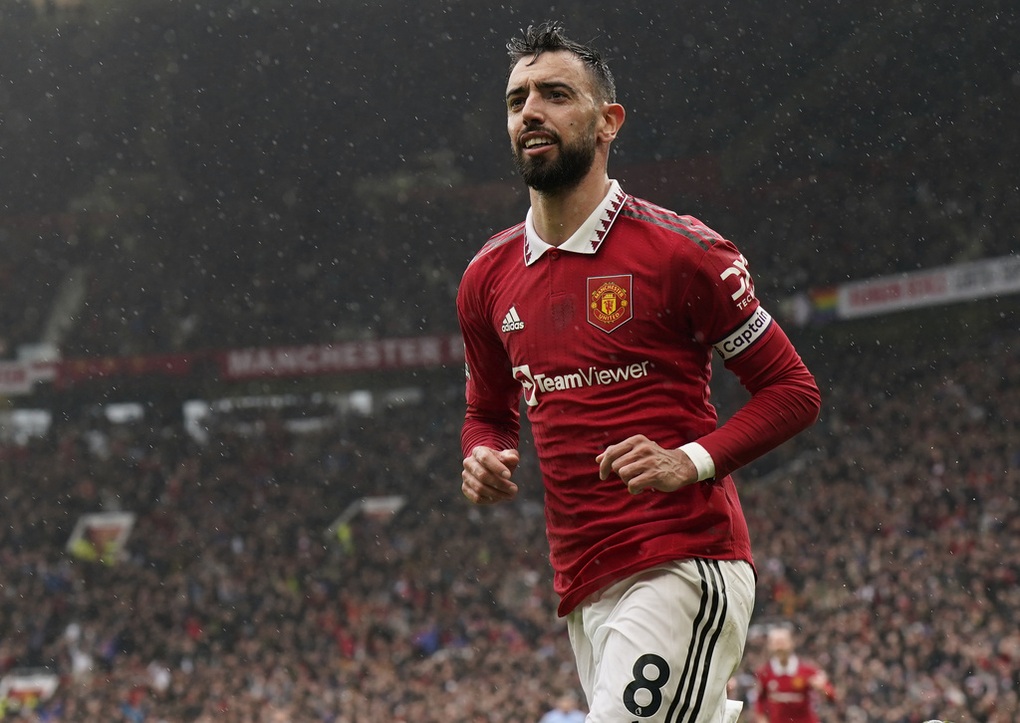 Bruno Fernandes không trả băng đội trưởng khi Maguire vào sân - 1 Bruno Fernandes không trả băng đội trưởng khi Maguire vào sân - 1