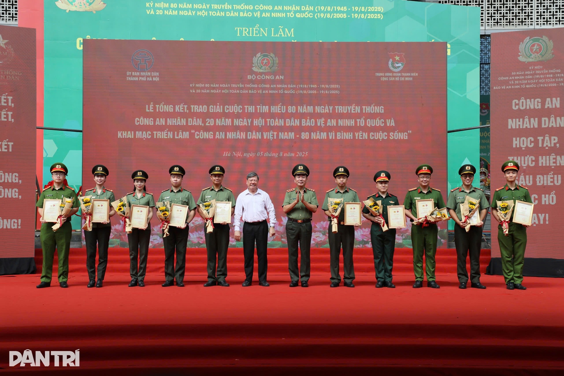 Chiêm ngưỡng súng bắn tỉa diệt khủng bố, cứu con tin của cảnh sát đặc nhiệm - 12 Chiêm ngưỡng súng bắn tỉa diệt khủng bố, cứu con tin của cảnh sát đặc nhiệm - 12