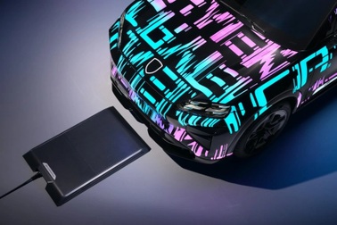 Porsche Cayenne bản chạy điện sẽ có tính năng sạc pin không dây