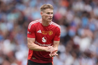 Man Utd đồng ý bán tiền vệ McTominay cho Napoli