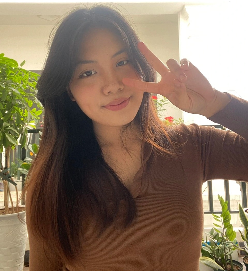 Egy Hai Phongban 1600 pontot elért SAT-on tanuló diáklány, napi 4-5 óra tanulással - 3 Nữ sinh đạt 1.600 SAT ở Hải Phòng tự cày đề 4-5 tiếng/ngày - 3