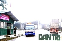 Nhọc nhằn đường lên cửa khẩu Cầu Treo