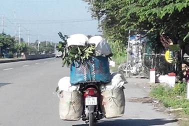 Khiếp sợ với những chiếc xe mô tô “siêu tải trọng” ở miền Tây