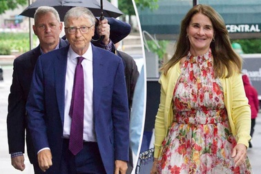 Vợ cũ tỷ phú Bill Gates tháo nhẫn trên ngón áp út khi gặp lại chồng cũ