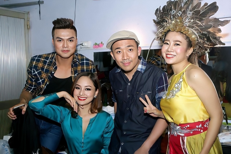 Trấn Thành gây xúc động khi hát tưởng nhớ Mai Phương - 1 Trấn Thành gây xúc động khi hát tưởng nhớ Mai Phương - 1
