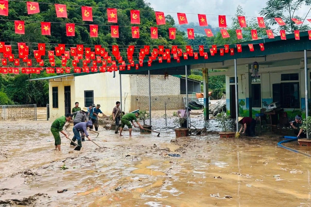 Ngành giáo dục Nghệ An gánh chịu thiệt hại nặng nề sau bão lũ - 2 Ngành giáo dục Nghệ An gánh chịu thiệt hại nặng nề sau bão lũ - 2