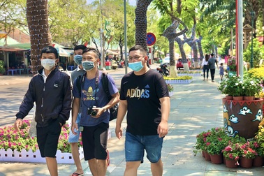 Đường hoa lớn nhất Đồng Nai thưa thớt khách tham quan