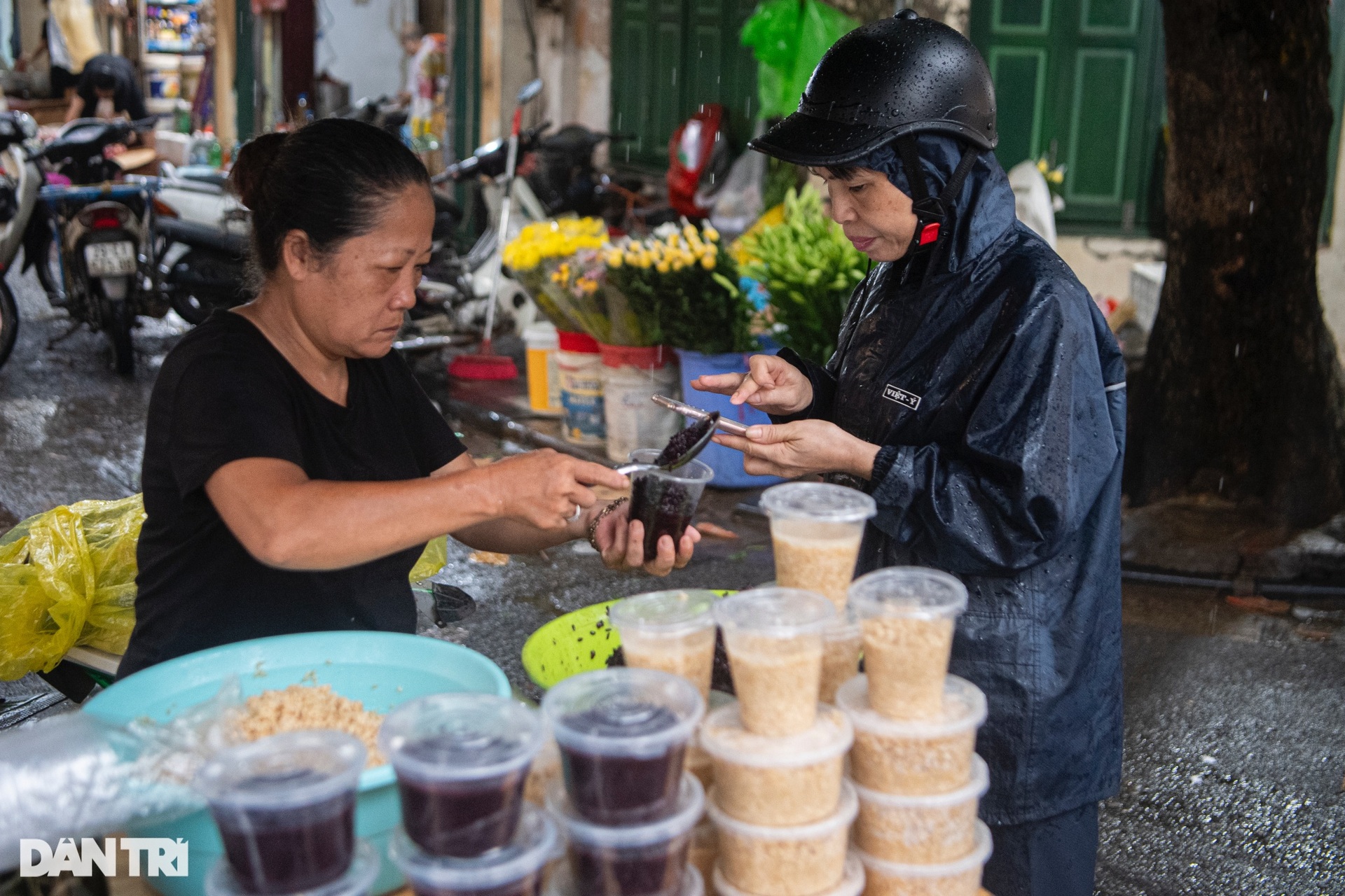Vắng vẻ lạ thường ở chợ nhà giàu khu phố cổ dịp Tết Đoan ngọ - 7 Vắng vẻ lạ thường ở chợ nhà giàu khu phố cổ dịp Tết Đoan ngọ - 7