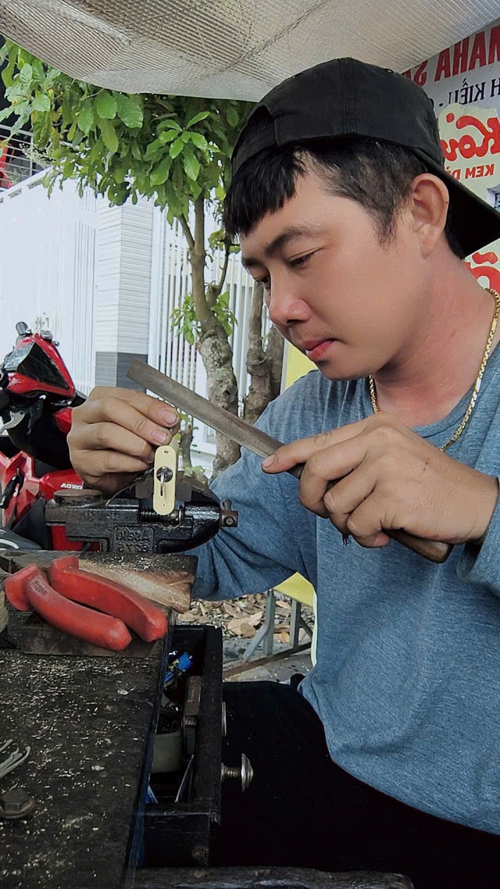 “Giải cứu” chủ nhà bị kẹt bên ngoài, thợ mở khóa định bỏ về vì một câu nói - 2