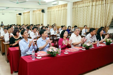 Hà Nội động viên cán bộ lãnh đạo cao tuổi nghỉ công tác sớm