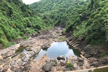 Vụ 4 nữ sinh chết đuối ở Hòa Bình: Khu vực nguy hiểm, có biển cảnh báo