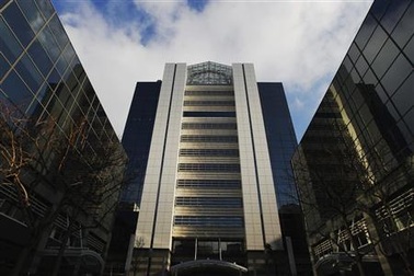 Cảnh sát bắt giữ 4 thành viên nhật báo bán chạy nhất nước Anh